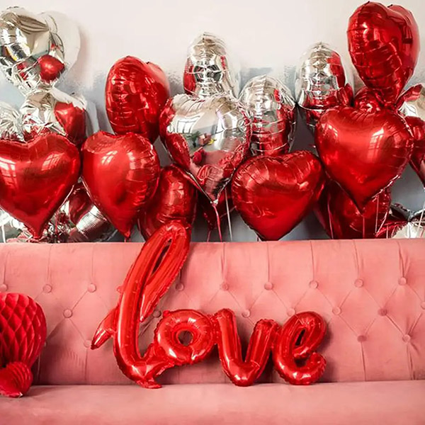 Комплект шаров Надпись Love 56 см и Связка из 21 сердца Красный Серебро